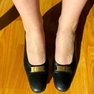 Salvatore Ferragamo Black Leather Pumps Vintage 8 2A